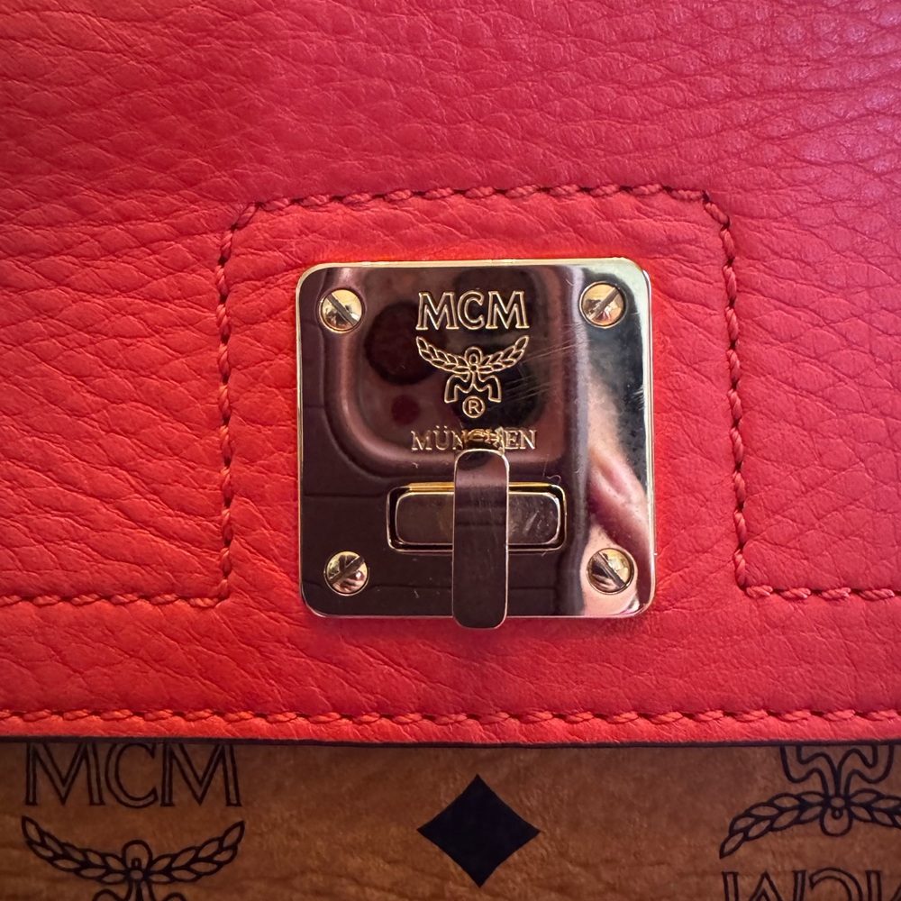 💯 Guaranteed Authentic MCM Top Handle / Crossbody Bag - Picture 13 of 16